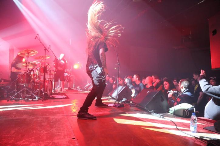 Guitariste au Lievin Metal Fest